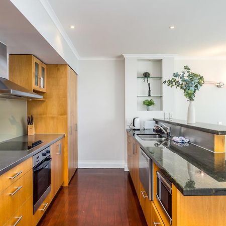 Beautiful Renovated 2 X Bdrm,Perfect Location Lägenhet Auckland Exteriör bild