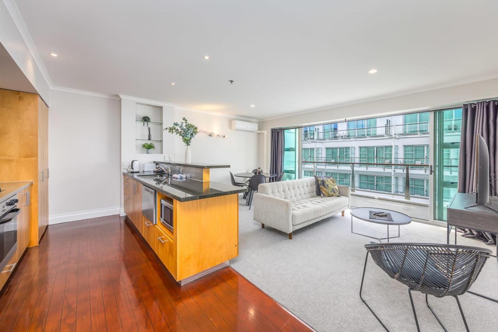 Beautiful Renovated 2 X Bdrm,Perfect Location Lägenhet Auckland Exteriör bild